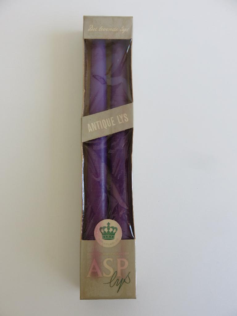 Vintage 2 paarse dinerkaarsen van ASP Holmblad lys, Overige materialen, Overige kleuren, 25 tot 50 cm, Nieuw