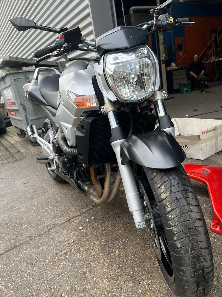 Suzuki GSR600 uit 2007 - Lage KM stand Groot onderhoud gehad, Motoren, Motoren | Suzuki, 4 cilinders, Motorrijbewijs A, Particulier