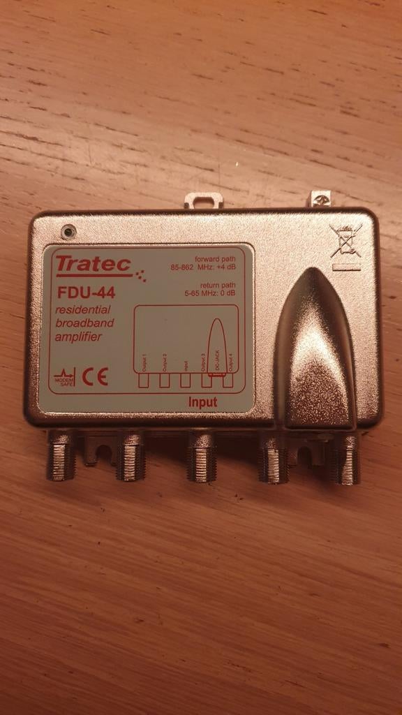 Tratec FDU-44 Coax Versterker, Ophalen of Verzenden, Coaxiale kabel