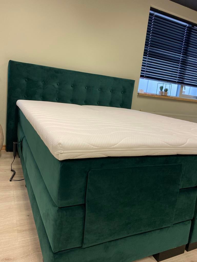 Luxe Forest Green Boxspring 160x200 - Showroommodel, Ophalen, Verstelbaar, Tweepersoons, Zo goed als nieuw