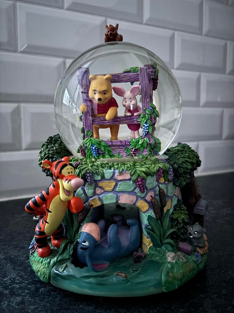Disney Winnie de Pooh Snowglobe, Verzamelen, Disney, Ophalen, Winnie de Poeh of vrienden, Zo goed als nieuw, Beeldje of Figuurtje