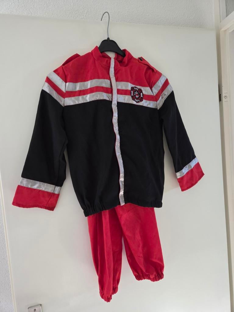Carnavalspakje brandweer maat 128, Ophalen, Zo goed als nieuw, 122 t/m 128, Jongen