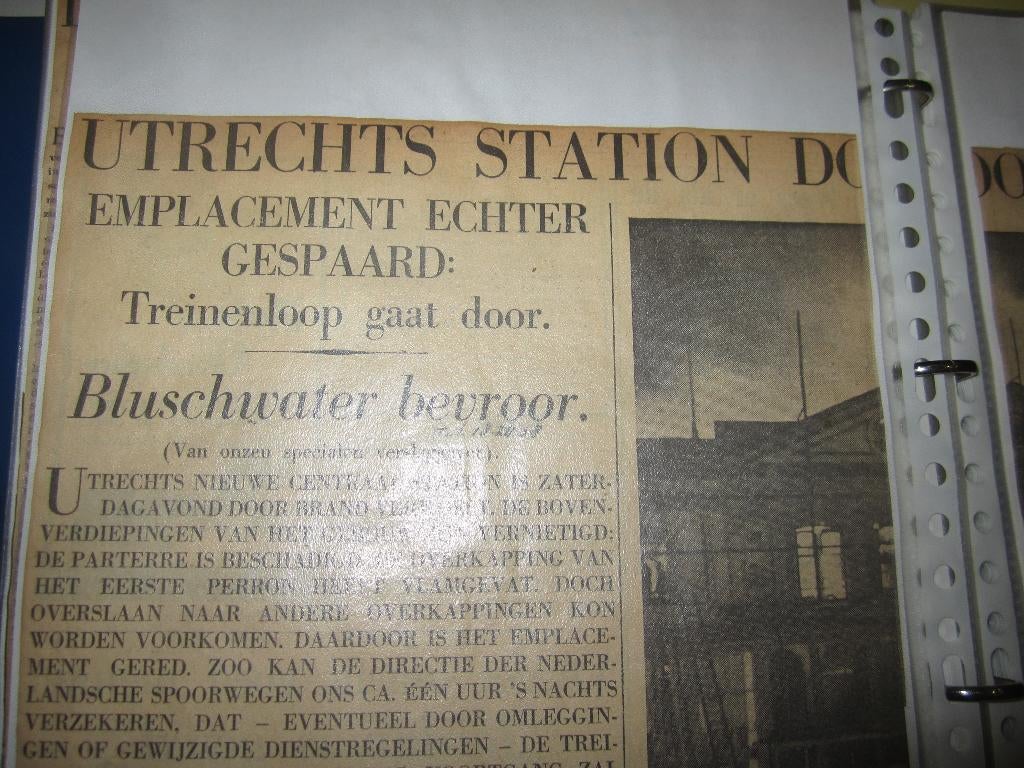 krantenknipsels vanaf 1938 trein transport, Ophalen of Verzenden