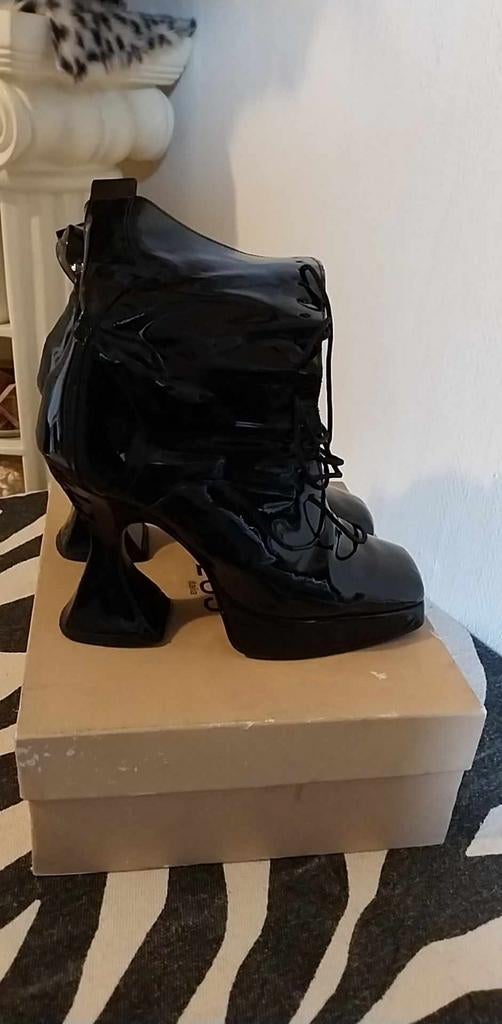 Demonia Enkellaarsjes mt.37, Kleding | Dames, Schoenen, Verzenden, Zo goed als nieuw, Zwart