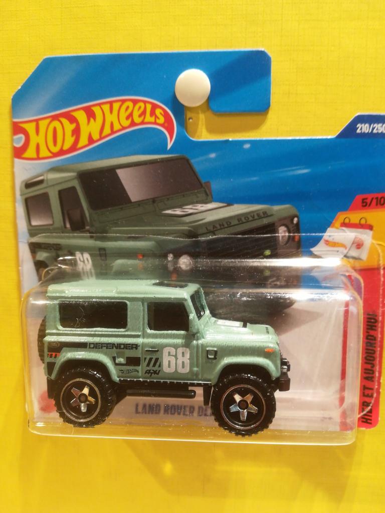 Land Rover Defender 90 Hot Wheels Then and Now 2025, Ophalen of Verzenden, Nieuw, Auto