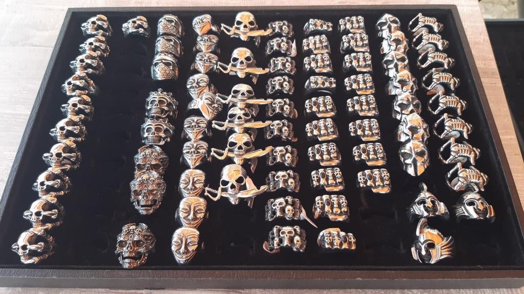 LIQUIDATIE LOT RINGEN 1250 Stuks, Ophalen, Nieuw, Kleiner dan 17, Dame of Heer