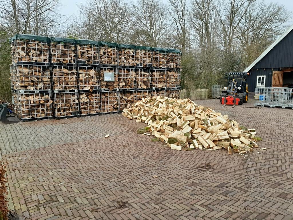 Droog Brandhout,€ 125 p/m3 Eiken(85%), Essen(15%), Tuin en Terras, Haardhout, 6 m³ of meer, Ophalen of Verzenden, Eikenhout, Blokken
