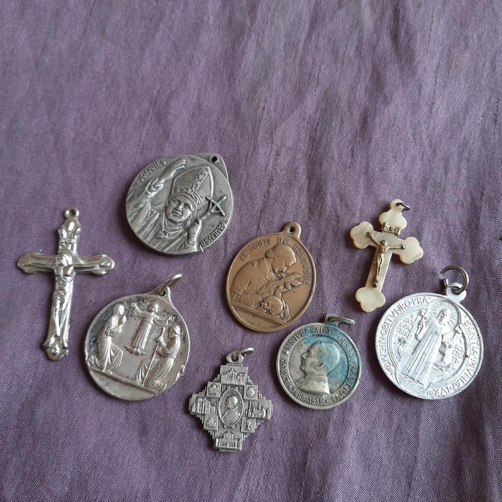 Oude Rooms Katholieke Hangers en Kruisjes, Verzamelen, Verzenden, Gebruikt