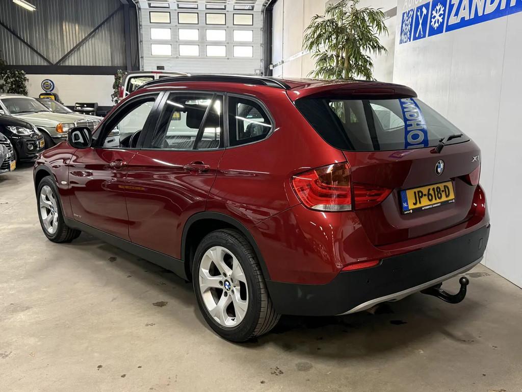 BMW X1 sDrive18i Executive // Autom // Leer // € 8.995,00, 4 cilinders, Leder, Bedrijf, Parkeersensor