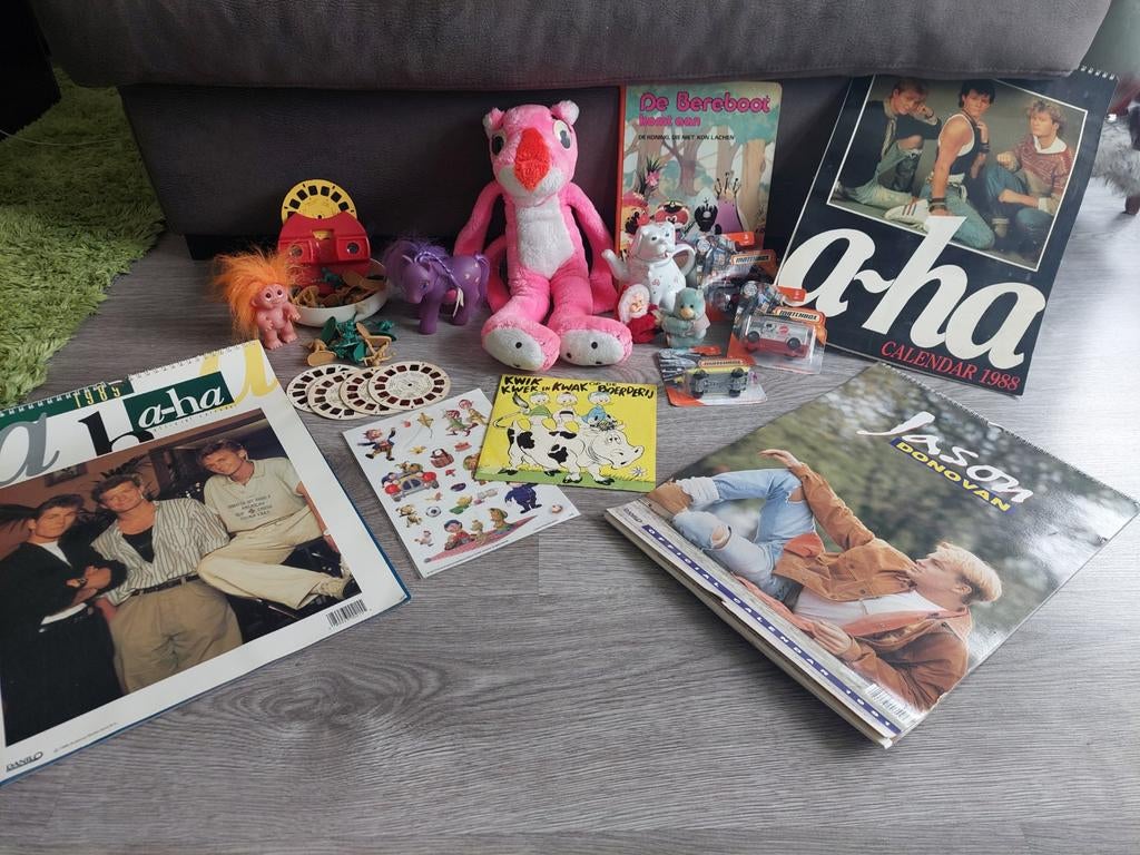 vintage kalenders 1988 Aha, Jason Donovan, incl speelgoed, Ophalen of Verzenden, Boek, Tijdschrift of Artikel