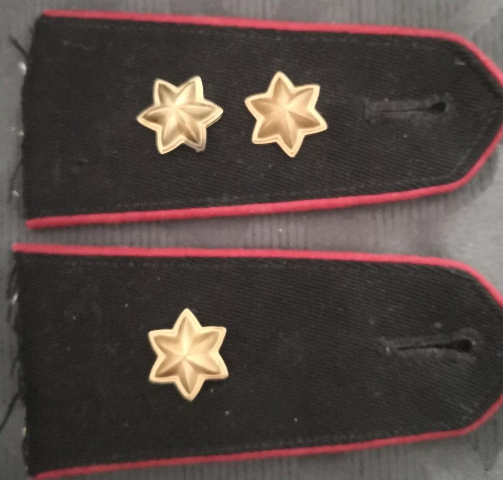 GLT - 3 bijpassende sterren, Verzamelen, Militaria | Algemeen, Ophalen of Verzenden, Landmacht, Nederland, Embleem of Badge