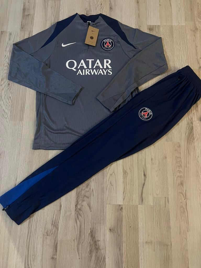 Paris Saint-Germain trainingspak, Sport en Fitness, Voetbal, Maat S, Ophalen of Verzenden, Nieuw, Trainingspak