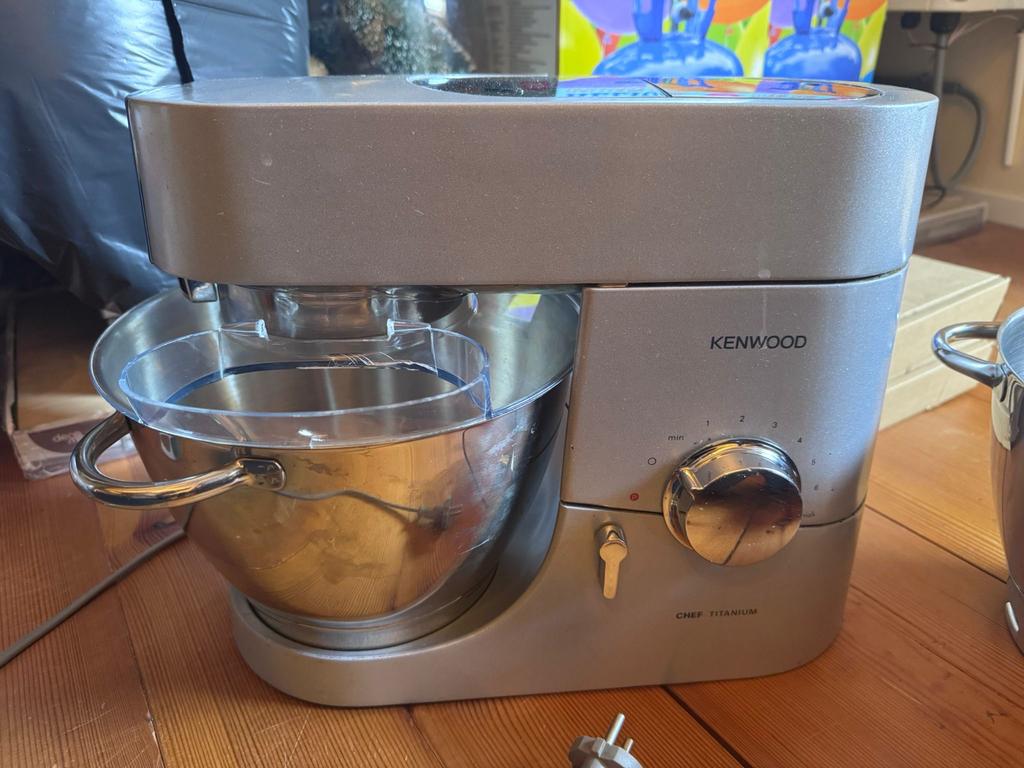 Kenwood Chef Titanium keukenmachine, 4 liter of meer, Ophalen of Verzenden, Gebruikt, 3 snelheden of meer