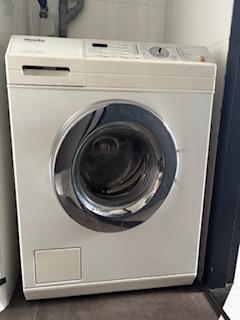 miele wasautomaat werkt nog prima, 1200 tot 1600 toeren, Gebruikt, 4 tot 6 kg, Ophalen of Verzenden