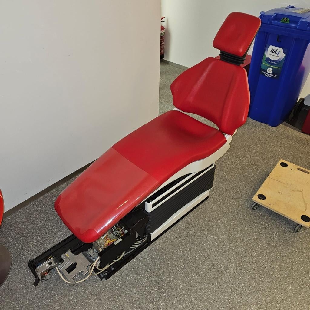 Zware tandartsstoel gratis, Diversen, Ophalen, Gebruikt