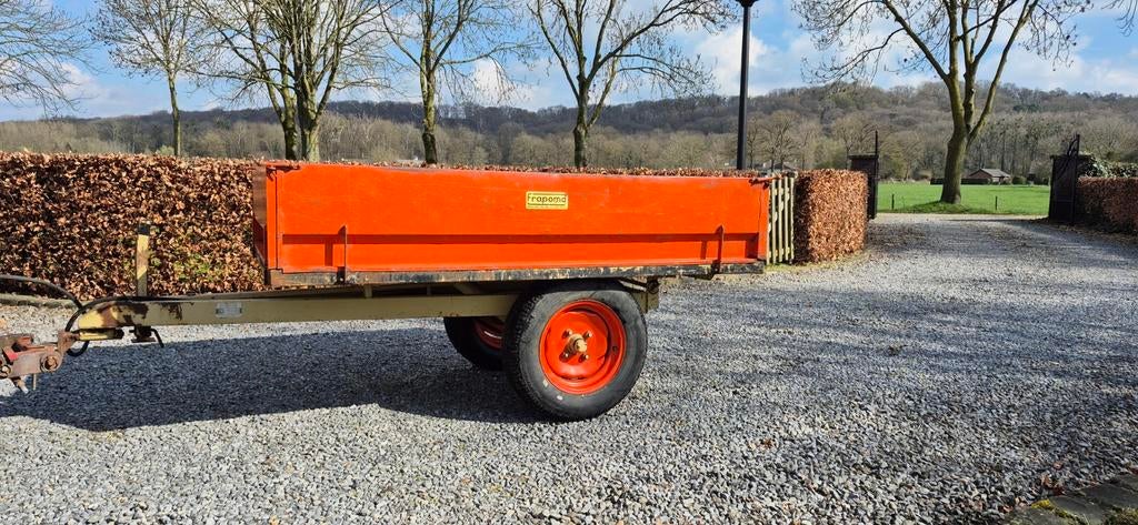 Kiepkar (kipper) plateaukar enkelasser voor tractor, Ophalen, Gebruikt