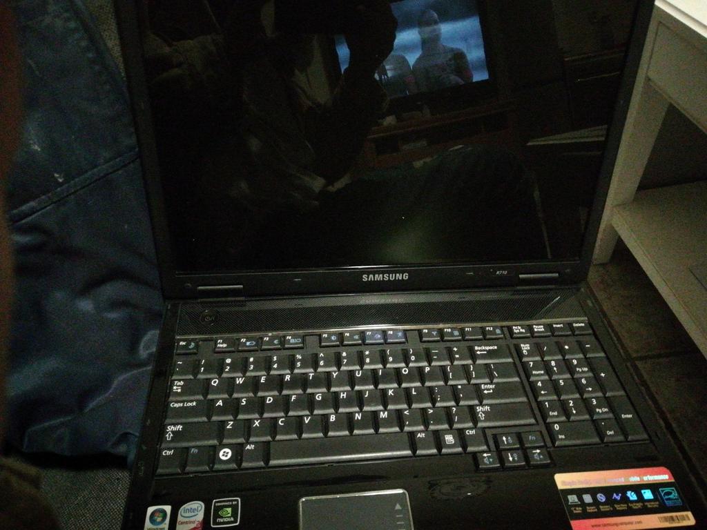 Samsung R710 Laptop - Windows Vista,, Gebruikt, Met videokaart, Minder dan 4 GB, Qwerty
