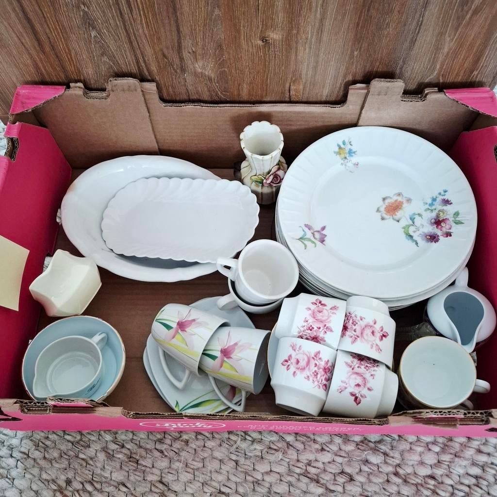 Grote lot vintage servies / items (5 dozen), Diversen, Rommelmarktspullen, Zo goed als nieuw, Ophalen