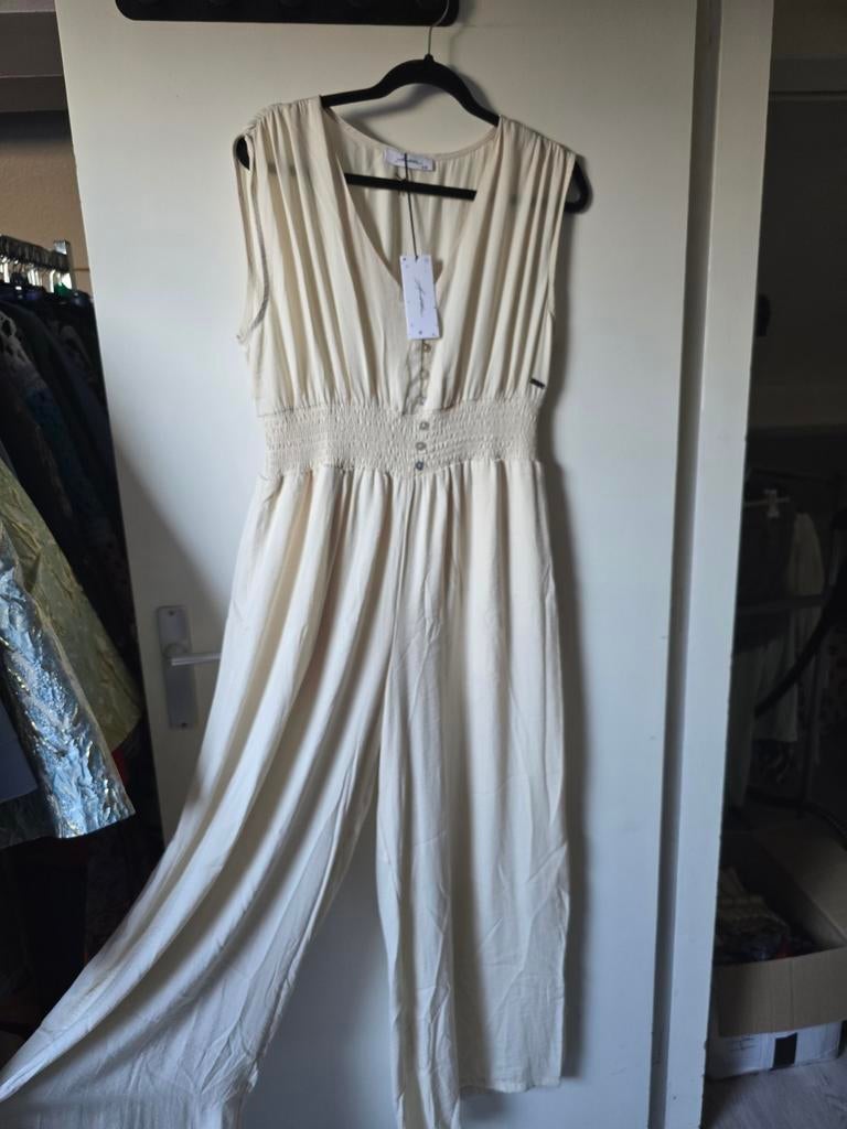 Dames jumpsuit van ambika s/m, Kleding | Dames, Jumpsuits, Maat 38/40 (M), Beige, Nieuw, Ophalen of Verzenden