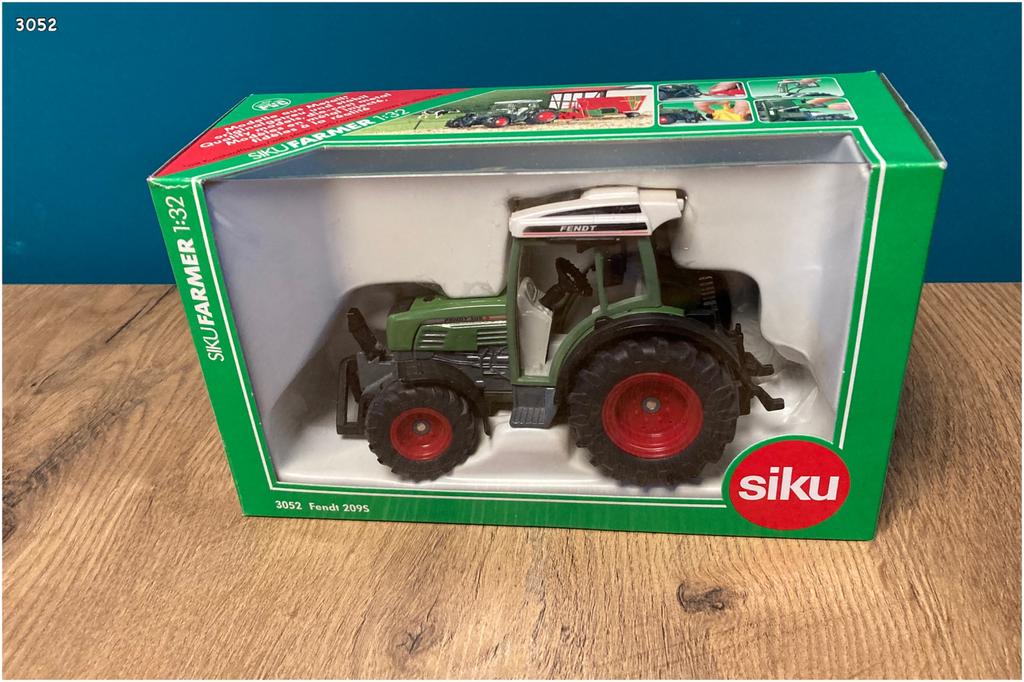 Siku 3052 - Fendt 209S Tractor 1:32, Ophalen, Gebruikt