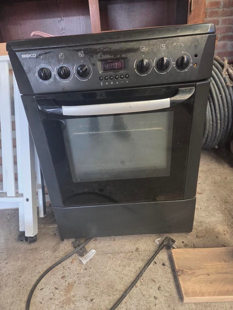 Elektrische kookplaat met combi oven - Beko, Gebruikt, Hete lucht, 60 cm of meer, Vrijstaand