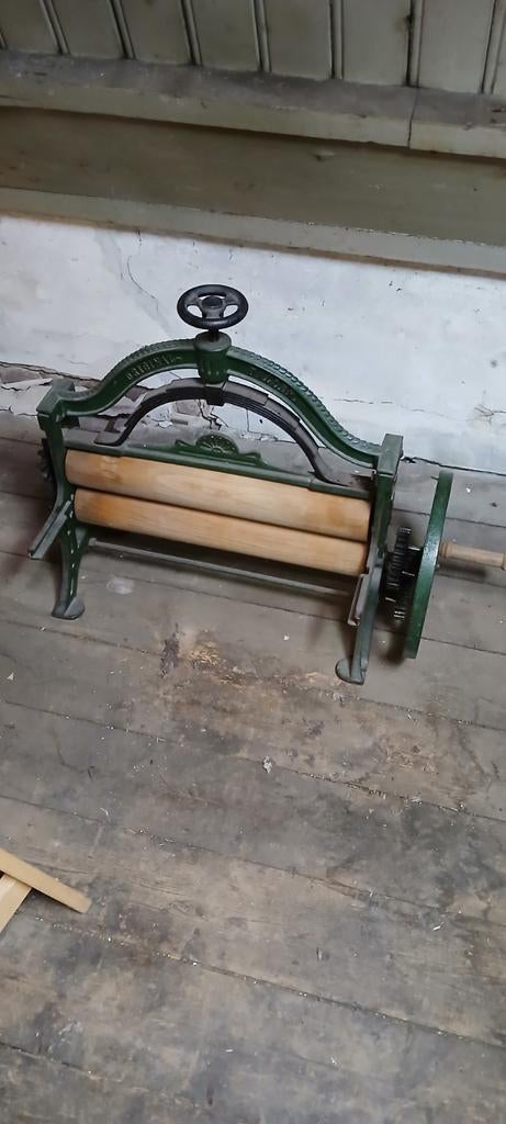 Oude mangel van gietijzer, Antiek en Kunst, Ophalen