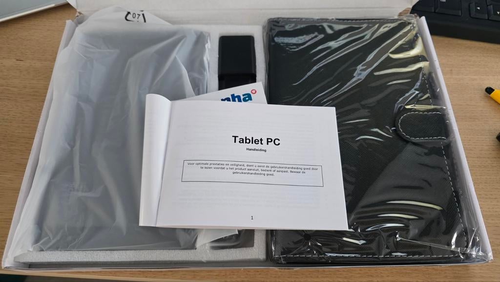 Tablet met toetsenbordhoes - Nieuw in doos, Computers en Software, Android Tablets, YC-08P, Usb-aansluiting, 32 GB, Onbekend