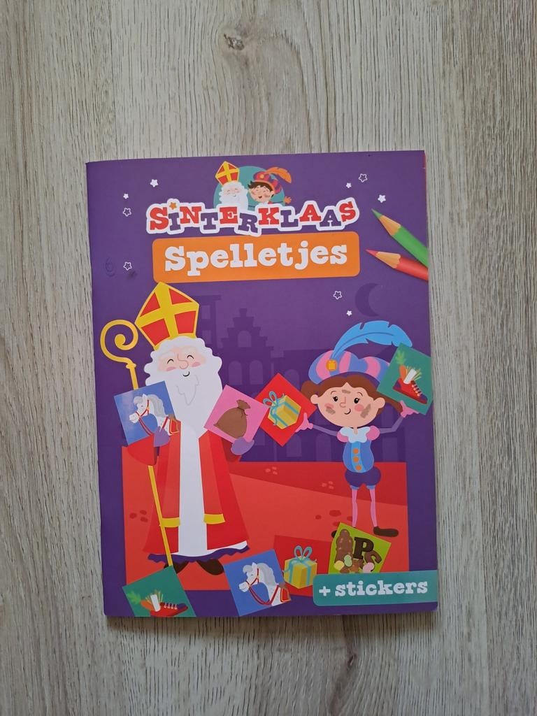 Sinterklaas spelletjes en stickerboek, Diversen, Sinterklaas, Ophalen of Verzenden, Zo goed als nieuw