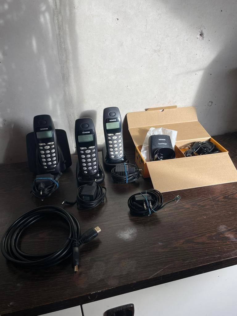 3x siemens gigaset a200 incl 4 adapters, Ophalen of Verzenden, Zo goed als nieuw, 3 handsets