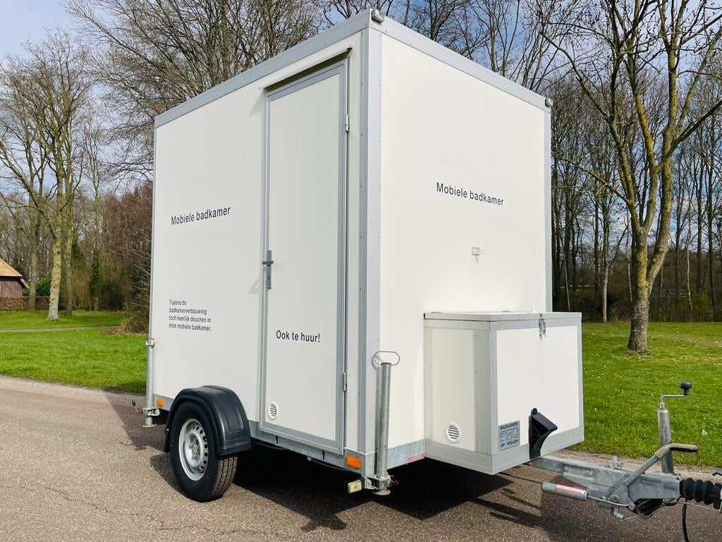 Mobiele Badkamer te Huur | Douche & Toilet | Op Wielen, Doe-het-zelf en Verbouw, Sanitair, Ophalen, Zo goed als nieuw, Toilet