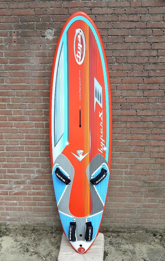 Tiga Hyper X Freerace windsurfboard. 95 liter volume., Watersport en Boten, Windsurfen, Ophalen, Minder dan 250 cm, Onbekend, Tiga