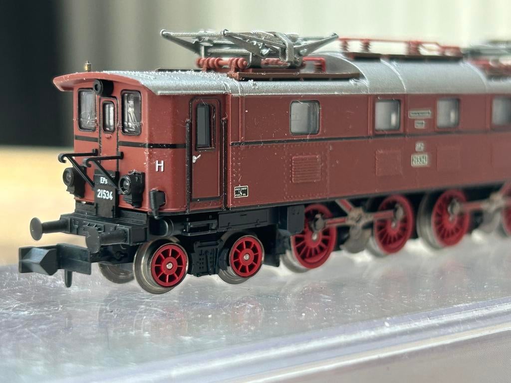 N minitrix 12410 digitaal dcc led rijdt zeer mooi lezen, Hobby en Vrije tijd, Trix, Ophalen of Verzenden, Zo goed als nieuw, Gelijkstroom