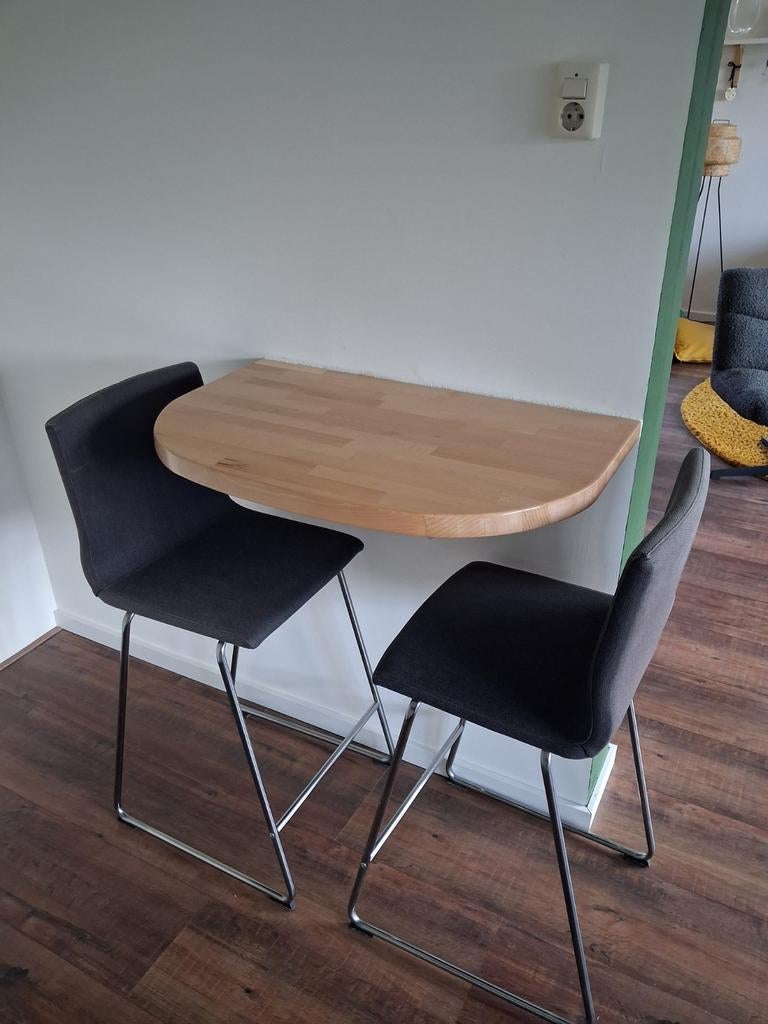 Barkrukken en bartafel, Huis en Inrichting, Barkrukken, Kunststof, Met voetsteun, 60 tot 90 cm, Ophalen of Verzenden