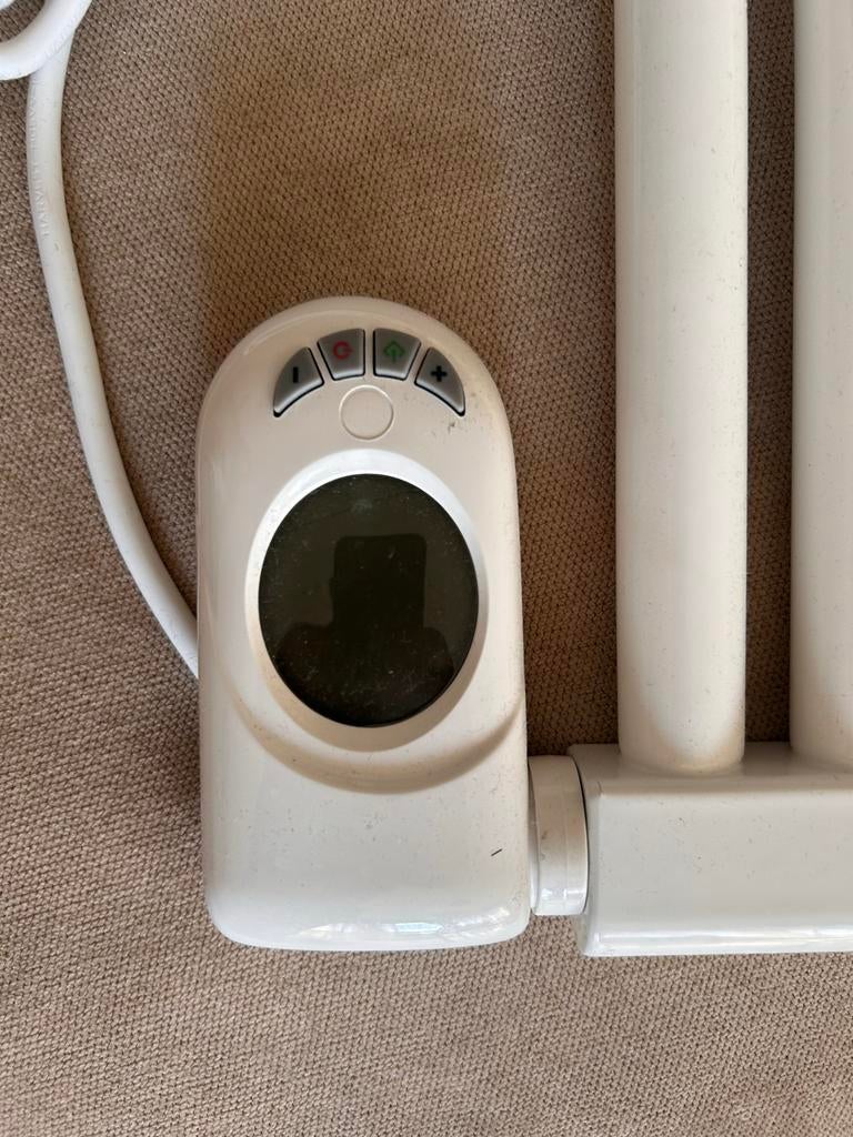 Elektrische handdoekradiator douche, Doe-het-zelf en Verbouw, Verwarming en Radiatoren, Radiator, Minder dan 60 cm, Ophalen of Verzenden