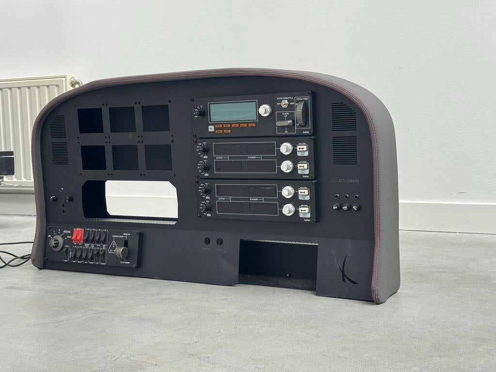 Flight simulator cockpit paneel met Logitech Saitek modules, Ophalen, Gebruikt, 1 speler, Vanaf 3 jaar