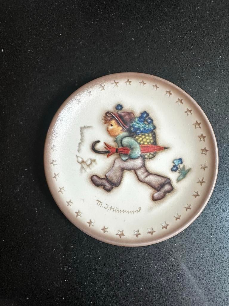 Goebel Hummel Wandbordje "Umbrella Boy" 1973, Ophalen of Verzenden