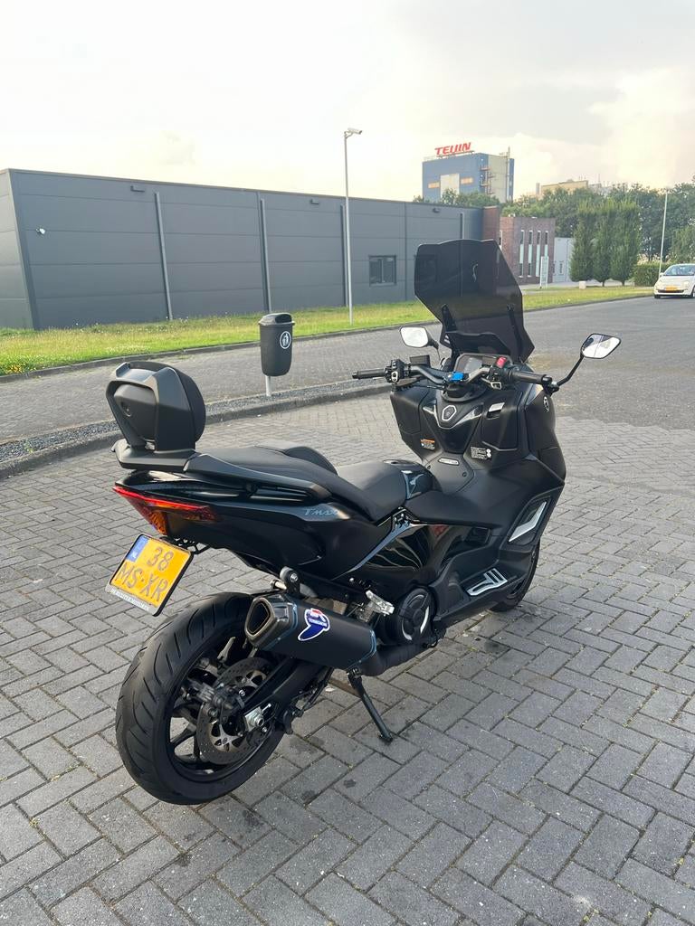 Yamaha T-Max Techmax 562cc Zwart
