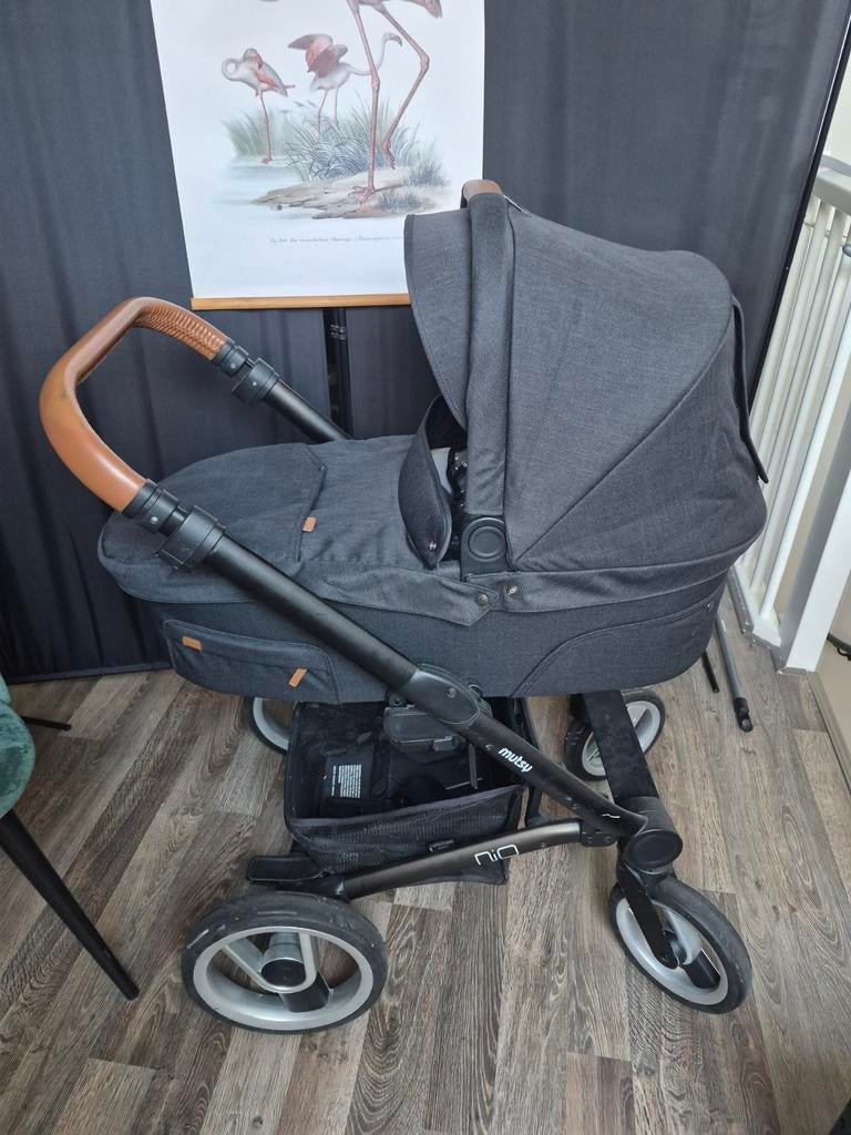 Mutsy Nio Combiwagen Compleet met Accessoires, Ophalen, Met autostoeltje, Zo goed als nieuw, Combiwagen