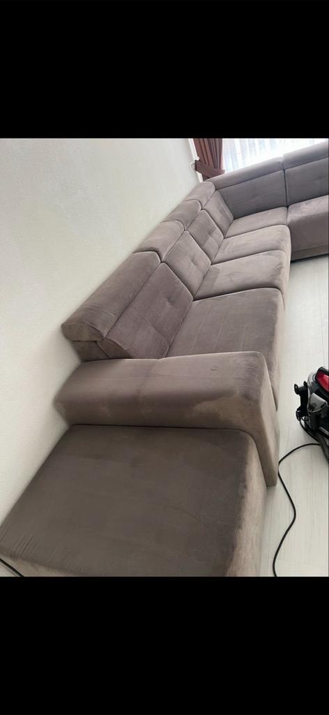 Stevige hoekbank met poef - enkele vlekjes, hoofdleuningen, Ophalen, Gebruikt, Stof