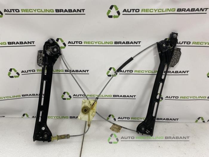 Ruitmechaniek 2Deurs rechts-voor van een Volkswagen Beetle, Gebruikt, -, -, Ophalen of Verzenden