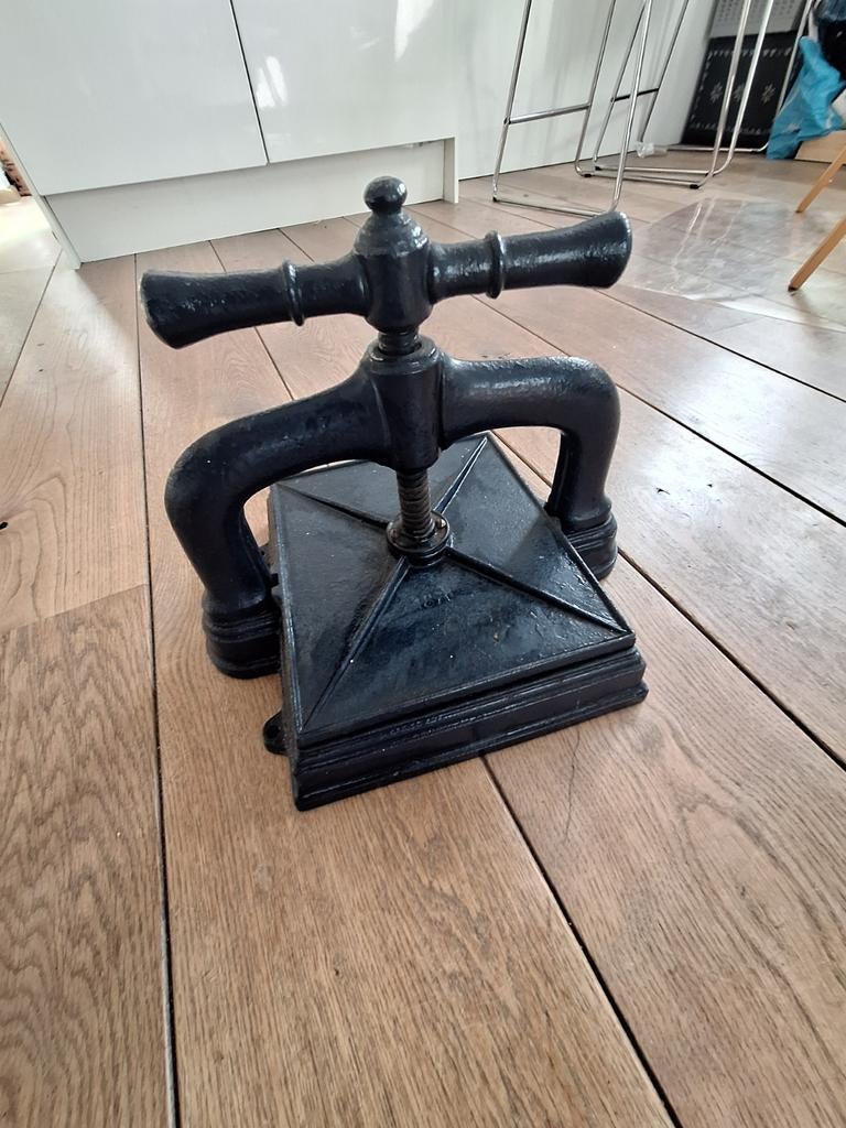 Antieke gietijzeren boekenpers - ca. 1870, Ophalen