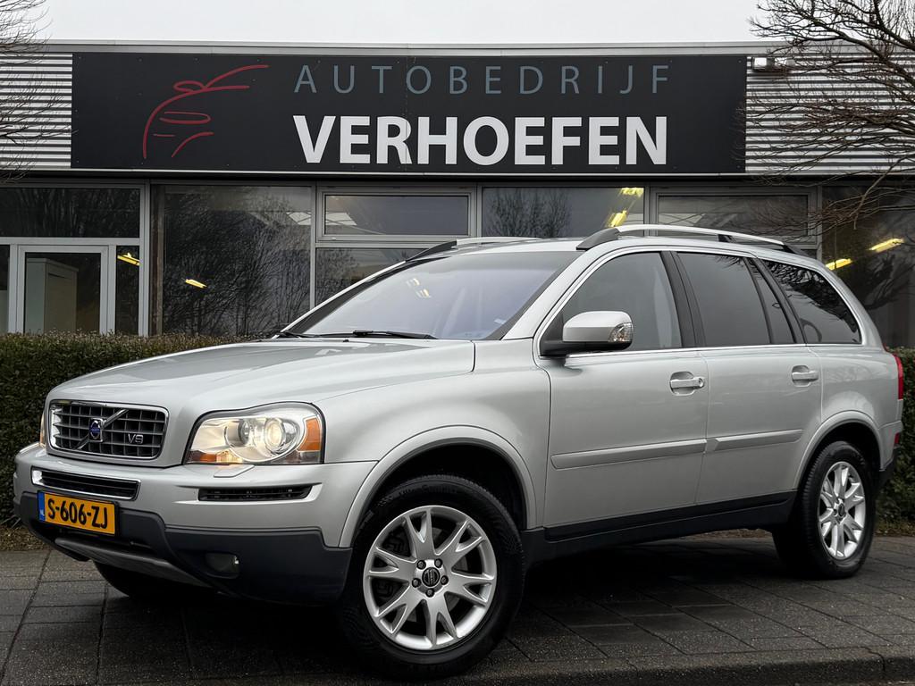 Volvo XC90 4.4 V8 - 7 PERS - STOEL VERW - XENON - CRUISE / C, Auto's, Gebruikt, 2077 kg, 138 €/maand, Leder