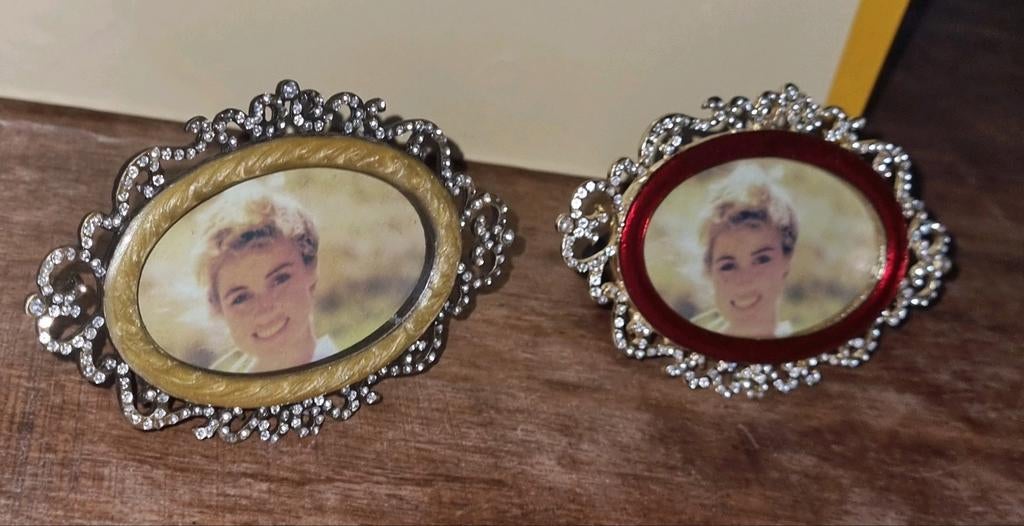 Ovale fotolijstjes met versierde rand., Ophalen of Verzenden, Nieuw