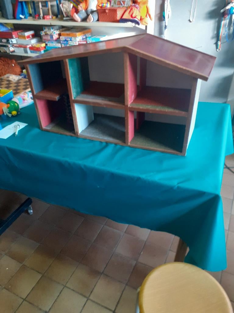 poppenhuis 85 bij 30 cm hoog 47 cm, Kinderen en Baby's, Speelgoed | Poppenhuizen, Gebruikt, Poppenhuis, Ophalen