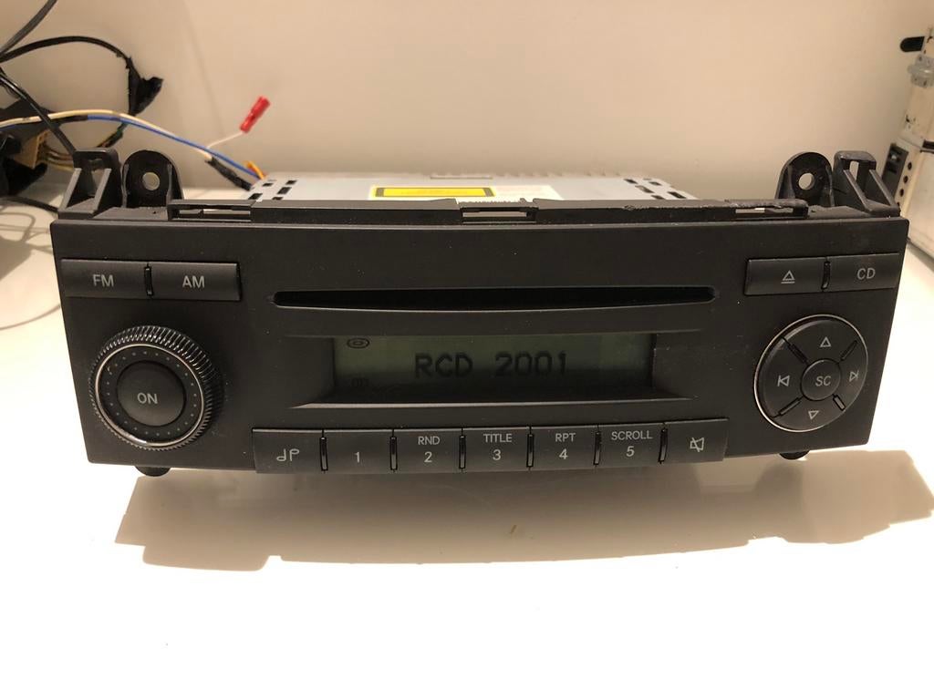 ORIGINLELE MERCEDES VITO SPRINTER A B V CLASSE RADIO CRAFTER, Auto diversen, Autoradio's, Zo goed als nieuw, Ophalen of Verzenden