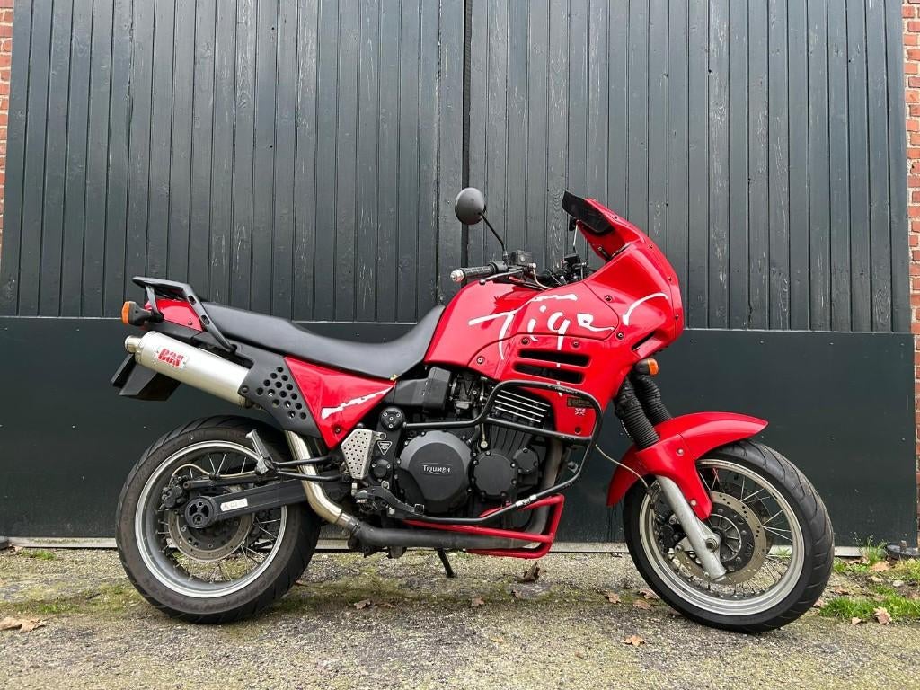 Mooie Triumph Tiger 900 BJ 1996 motor