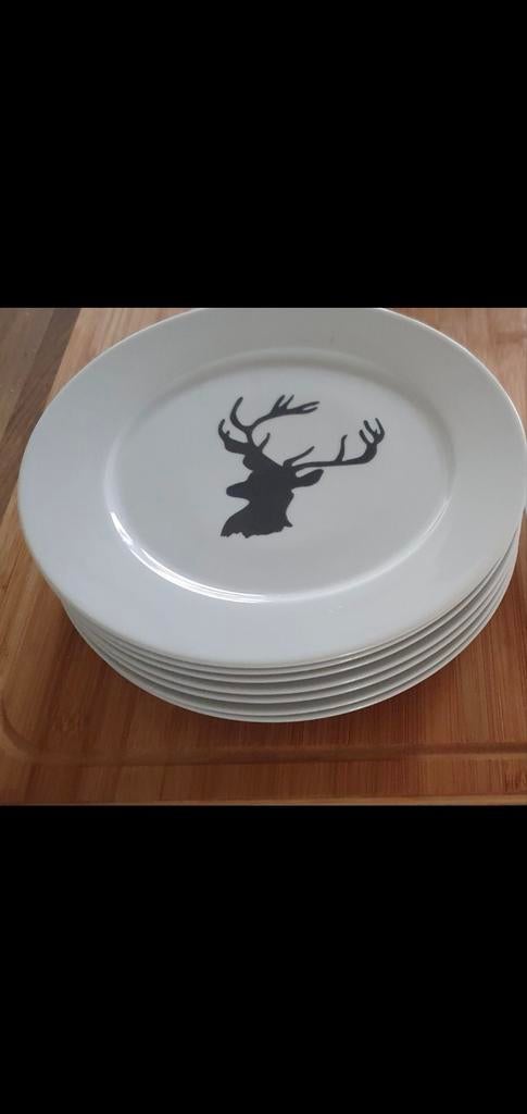 8 dinner borden met Hert Design, Ophalen, Keramiek, Zo goed als nieuw, Bord(en)