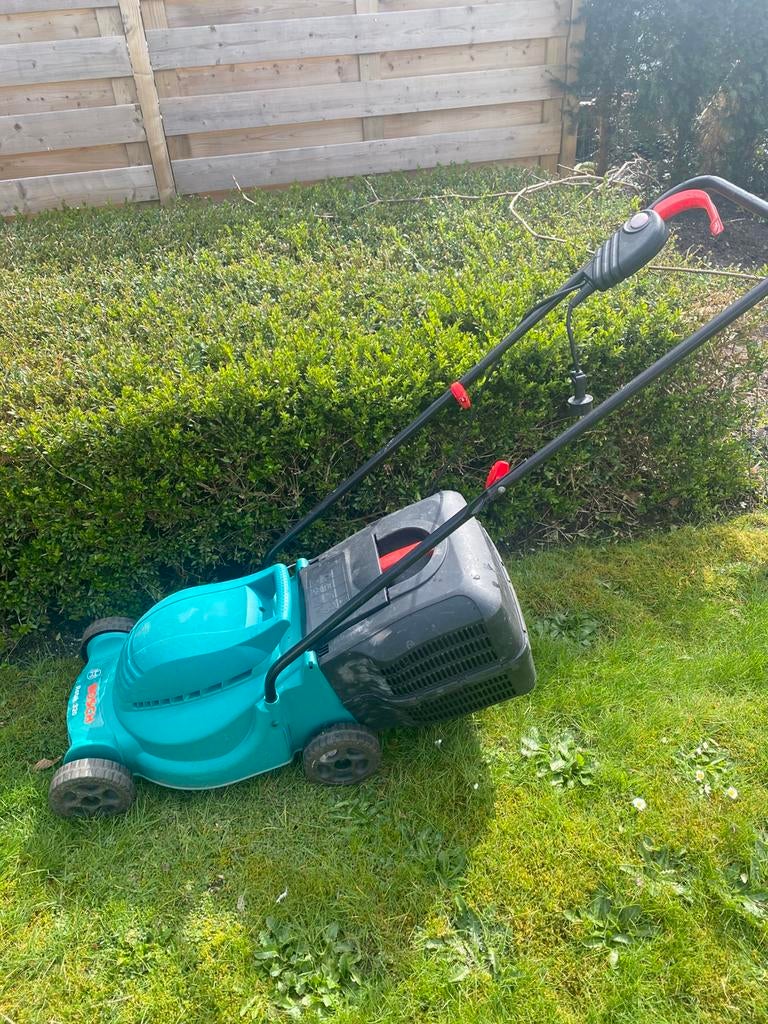Bosch Rotak 320 elektrische grasmaaier, Ophalen of Verzenden, Zo goed als nieuw
