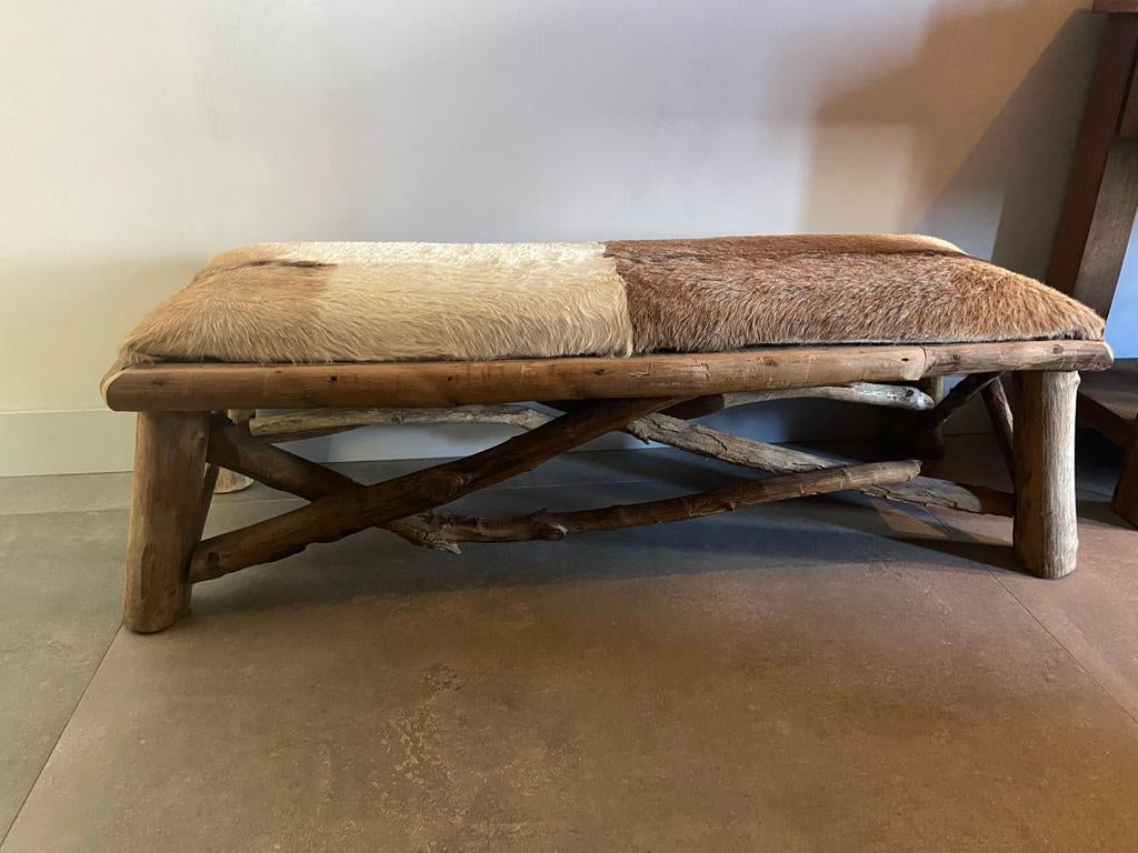 Hoffz bankje koeienhuid - zgan!, Ophalen, Minder dan 50 cm, Gebruikt, 125 cm of meer