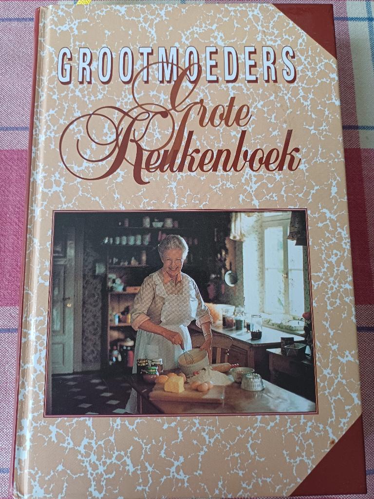 Grootmoeders grote keukenboek 9789041003829., Boeken, Ophalen, Gelezen, Grootmoeders kookboek, Nederland en België